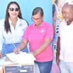 Feria Emprendedores y Universidades reconocen a Pepín Corripio, Frank Rainieri y Ligia Bonetti por sus aportes al desarrollo nacional.