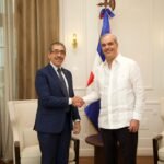 Presidente Abinader recibe en el Palacio Nacional al nuevo rector electo de la UASD, Jorge Asjana David